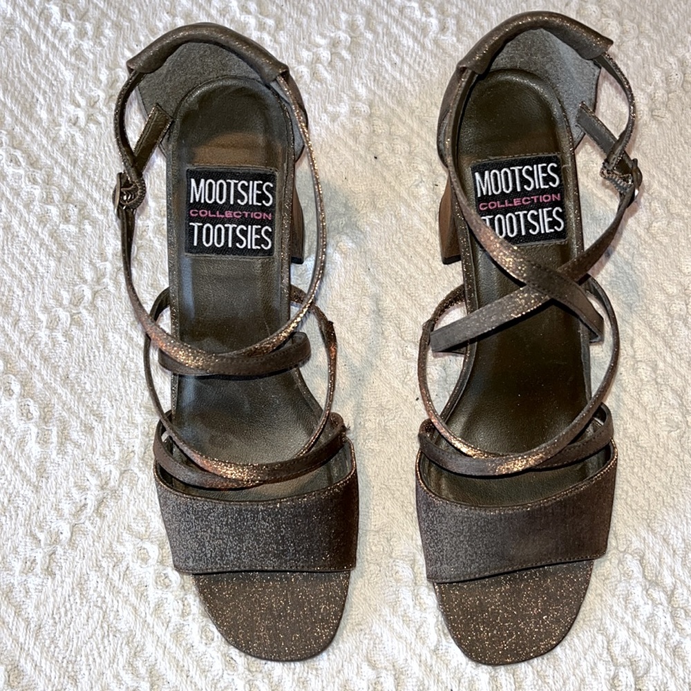Mootsies Tootsies Collection Sparkly Bronze Fabric Sandals 6.5 M - Picture 2 of 8